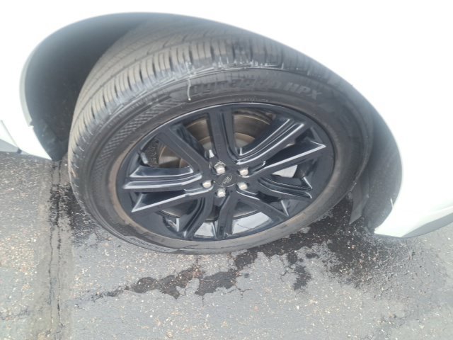 Certified 2022 Ford Edge ST-Line AWD/4WD image 2