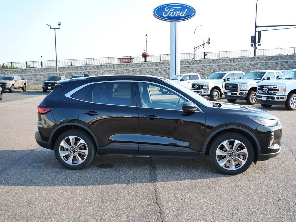 Certified 2024 Ford Escape Platinum AWD/4WD image 5