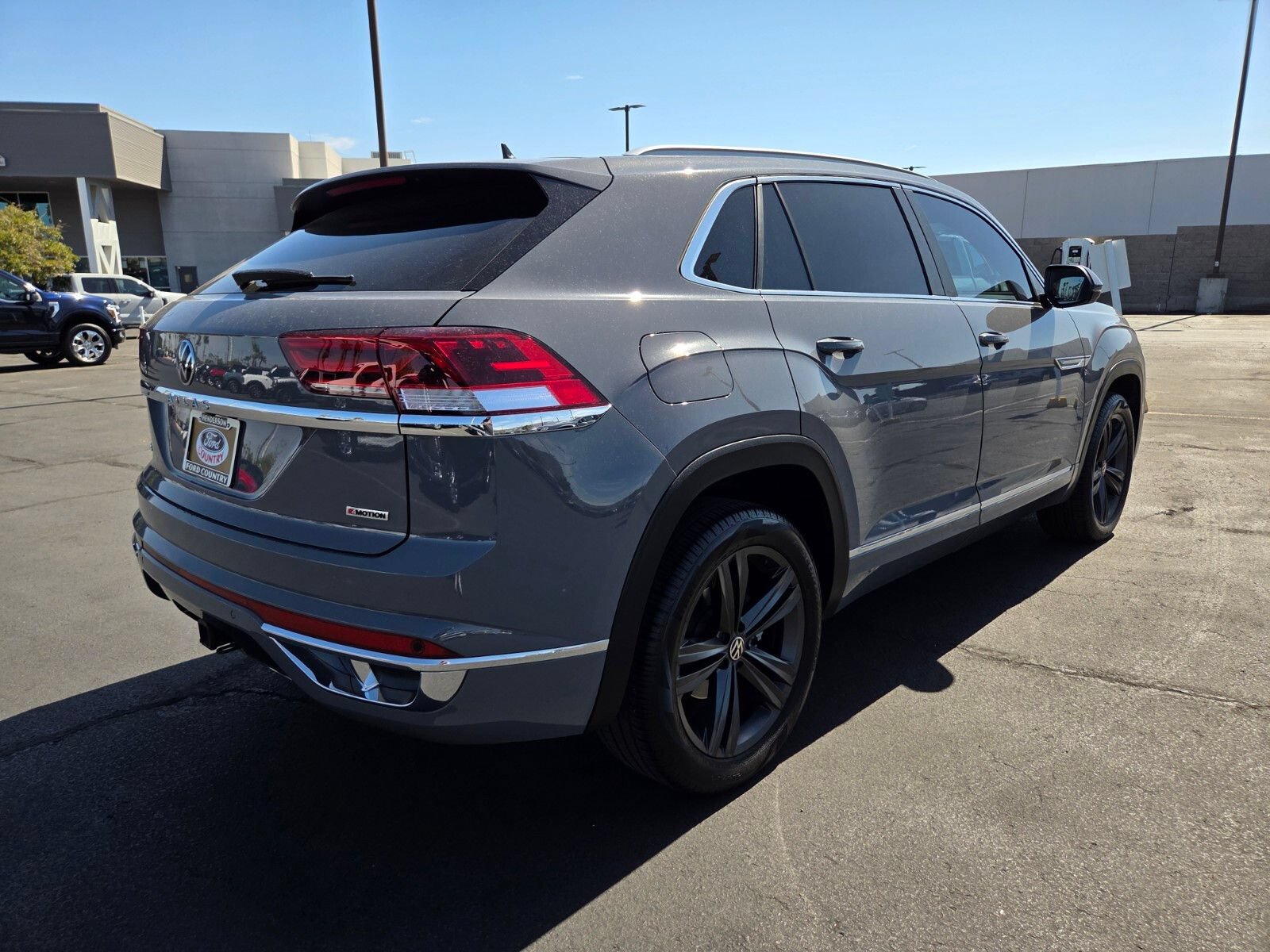 Used 2022 Volkswagen Atlas Cross Sport SEL R-Line AWD/4WD image 6