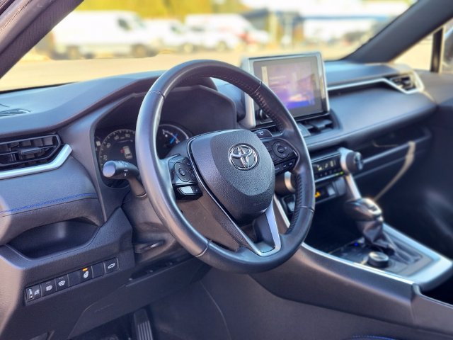 Used 2024 Toyota RAV4 SE w/ Convenience Package AWD/4WD image 19
