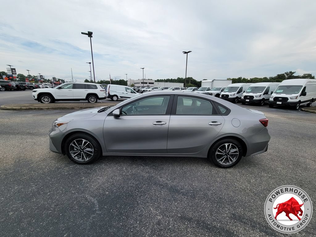 Used 2024 Kia Forte LXS FWD image 3