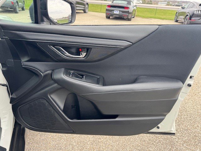 Used 2025 Subaru Outback Premium image 33