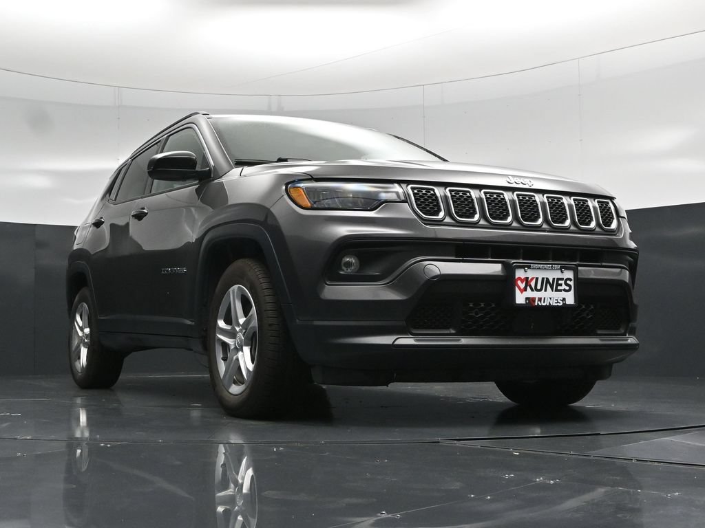 Used 2024 Jeep Compass Latitude AWD/4WD image 55