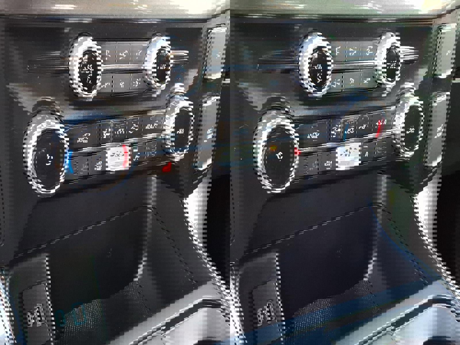 Certified 2023 Ford F150 XLT w/ Equipment Group 302A High image 30