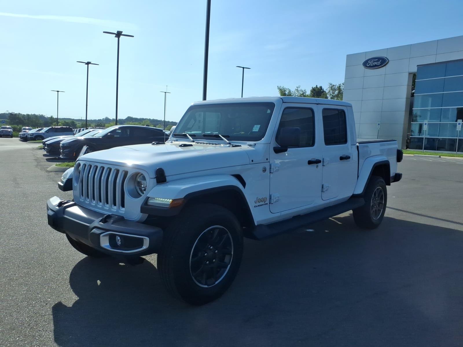 Used 2022 Jeep Gladiator Overland w/ LED Lighting Group AWD/4WD image 7