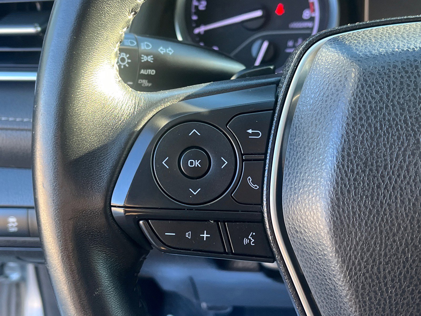 Used 2018 Toyota Camry SE image 18