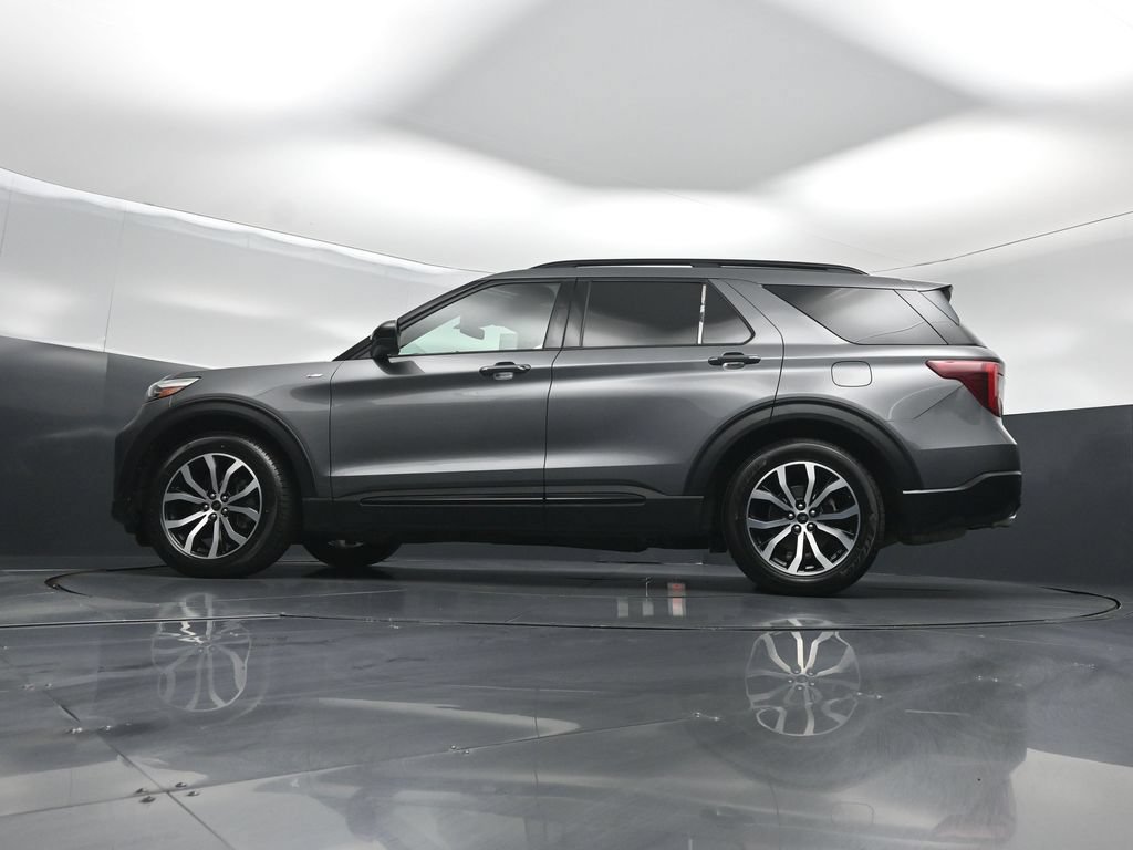 Certified 2023 Ford Explorer ST-Line w/ Class IV Trailer Tow Package RWD image 7