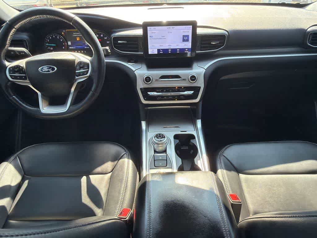 Certified 2022 Ford Explorer XLT w/ Equipment Group 202A AWD/4WD image 19