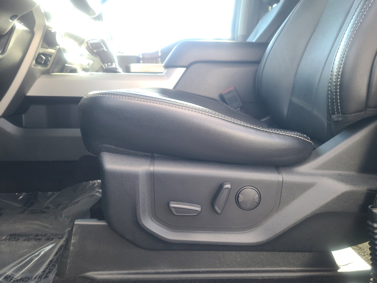 Certified 2020 Ford F150 Lariat w/ Equipment Group 502A Luxury image 14