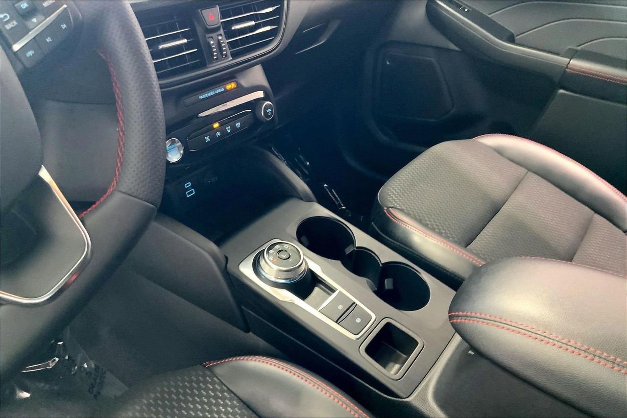 Certified 2023 Ford Escape ST-Line w/ Tech Pack #1 FWD image 17