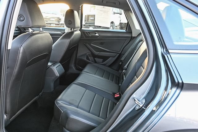 Used 2024 Volkswagen Jetta SE FWD image 21