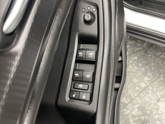 Used 2025 Jeep Grand Cherokee L Altitude AWD/4WD image 9