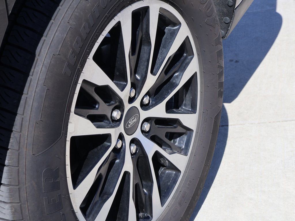 Certified 2025 Ford Expedition Max Platinum image 43