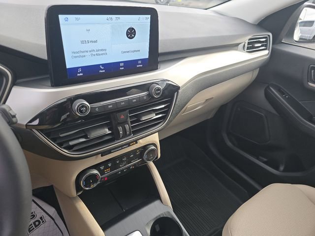 Certified 2022 Ford Escape SEL image 30