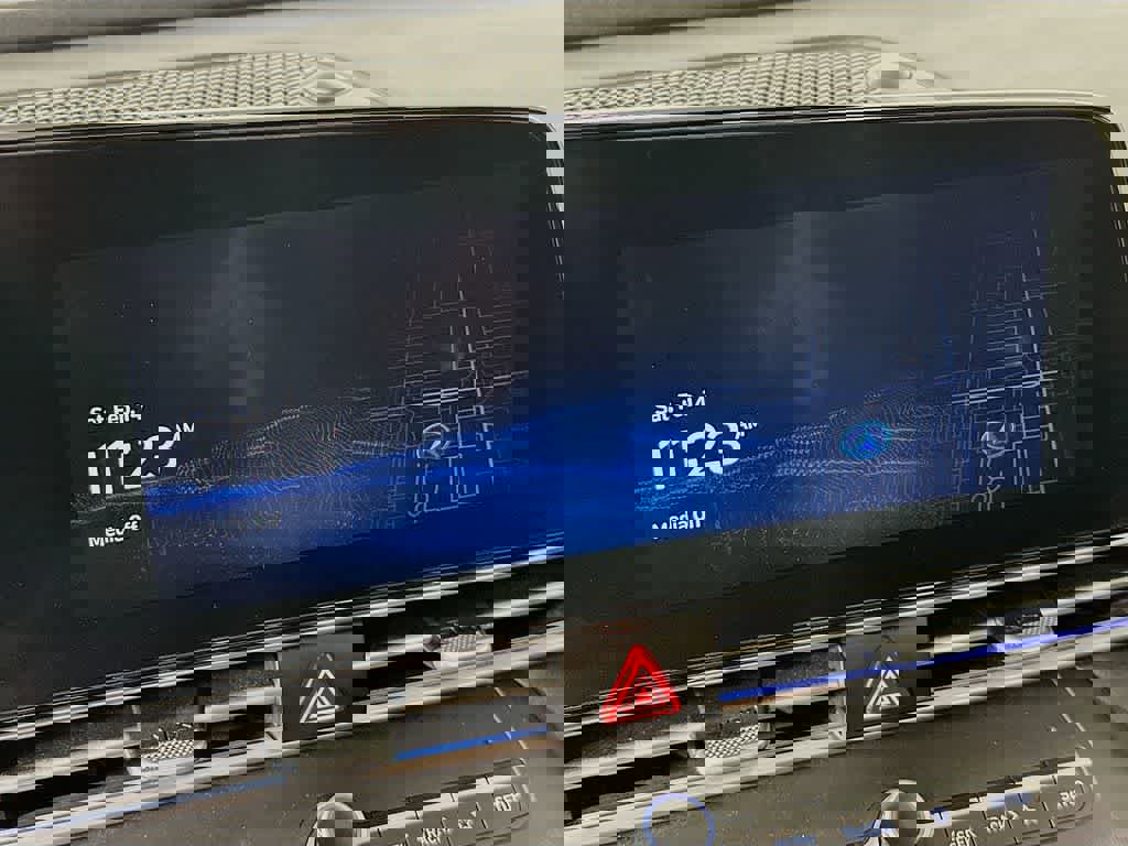 Used 2022 Hyundai Elantra Limited image 18