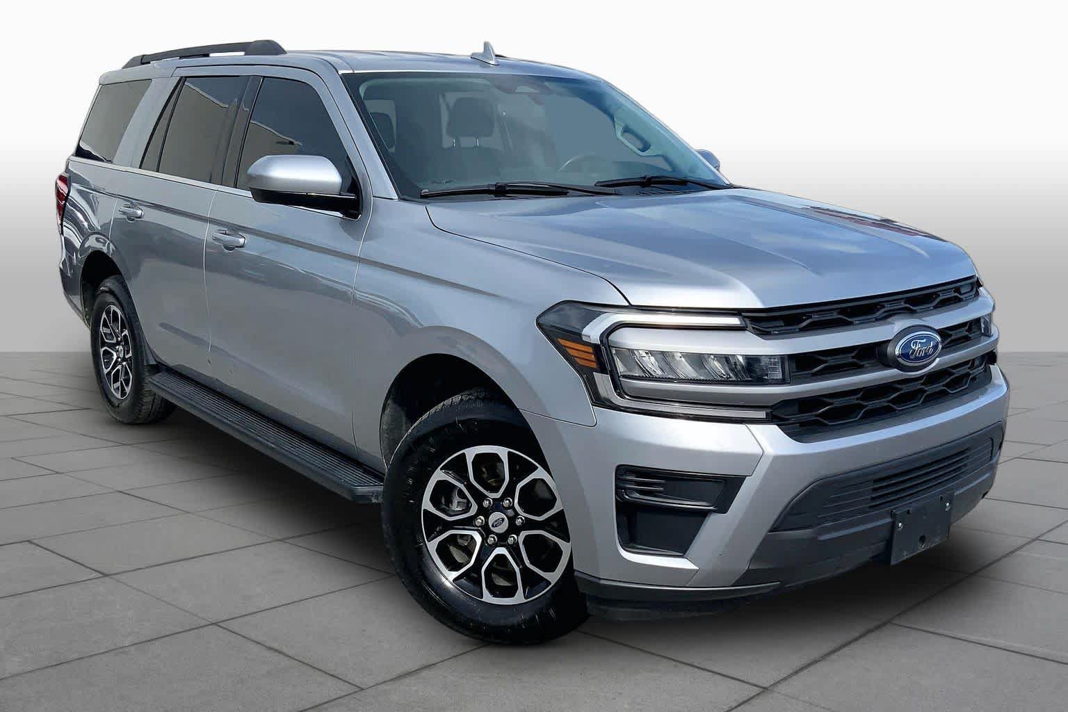 Certified 2022 Ford Expedition XLT RWD image 3
