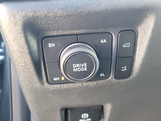 Certified 2025 Ford Expedition Active image 17