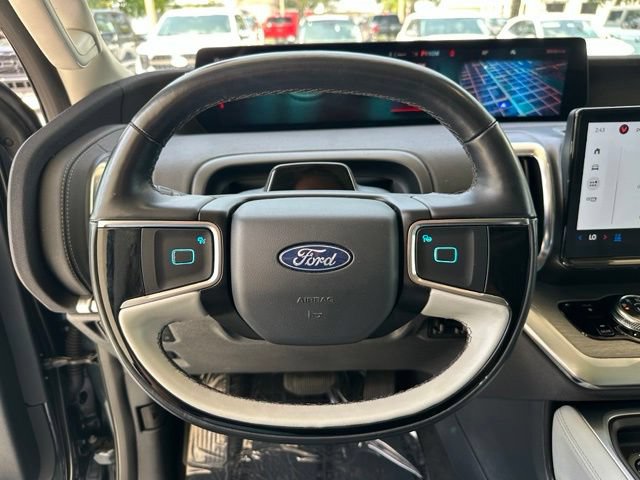 Certified 2025 Ford Expedition Max Platinum w/ Driver's Package AWD/4WD image 26