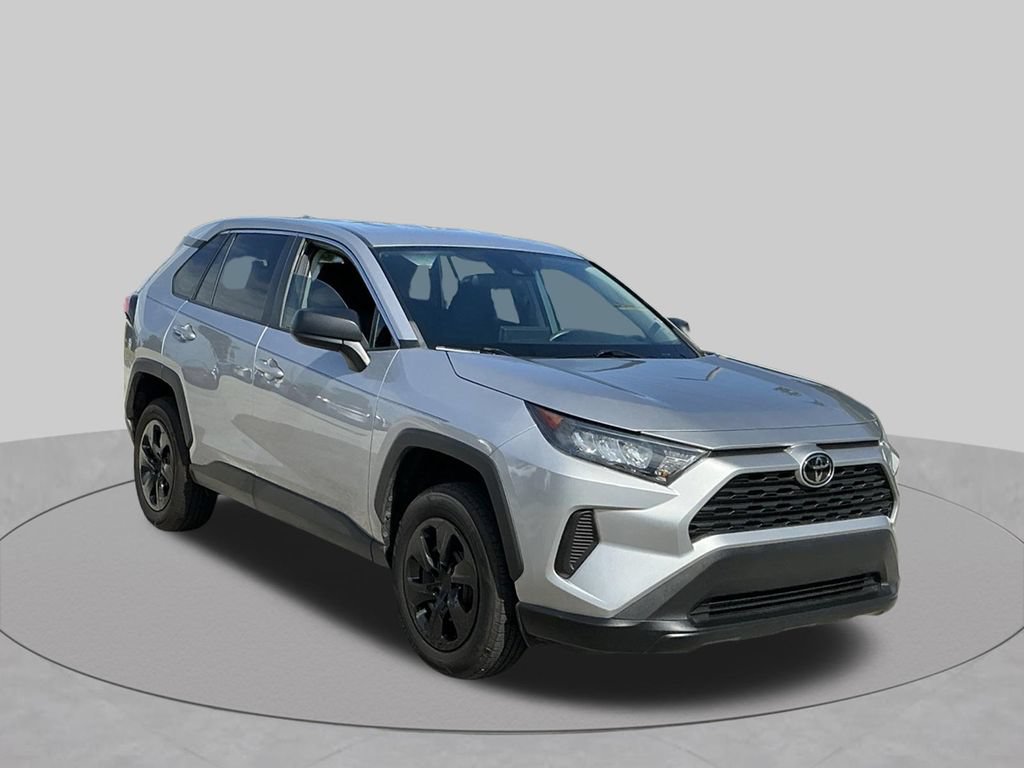 Used 2022 Toyota RAV4 LE FWD image 12