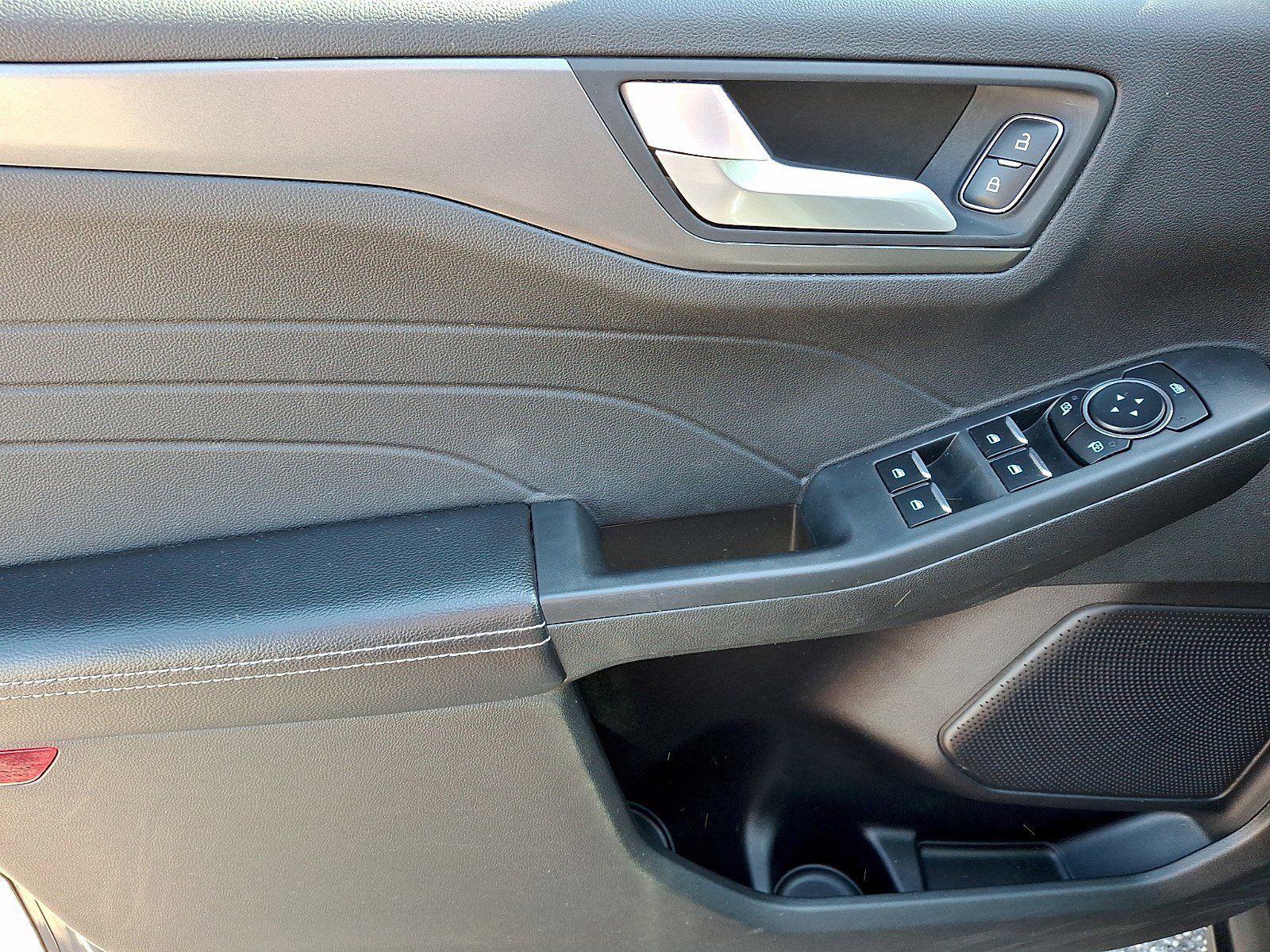 Certified 2023 Ford Escape SE FWD image 11