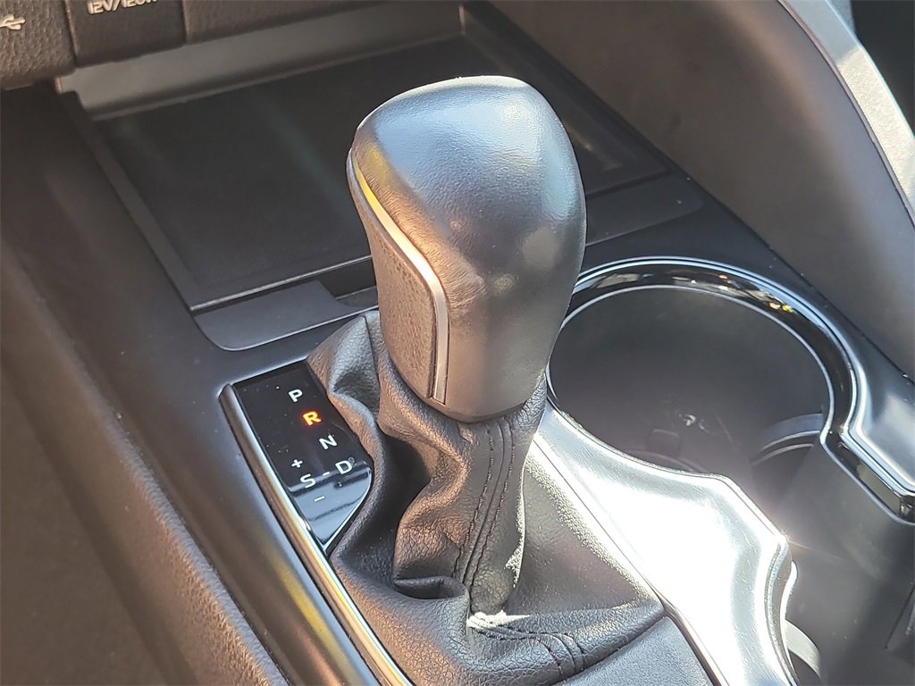 Used 2020 Toyota Camry SE image 23