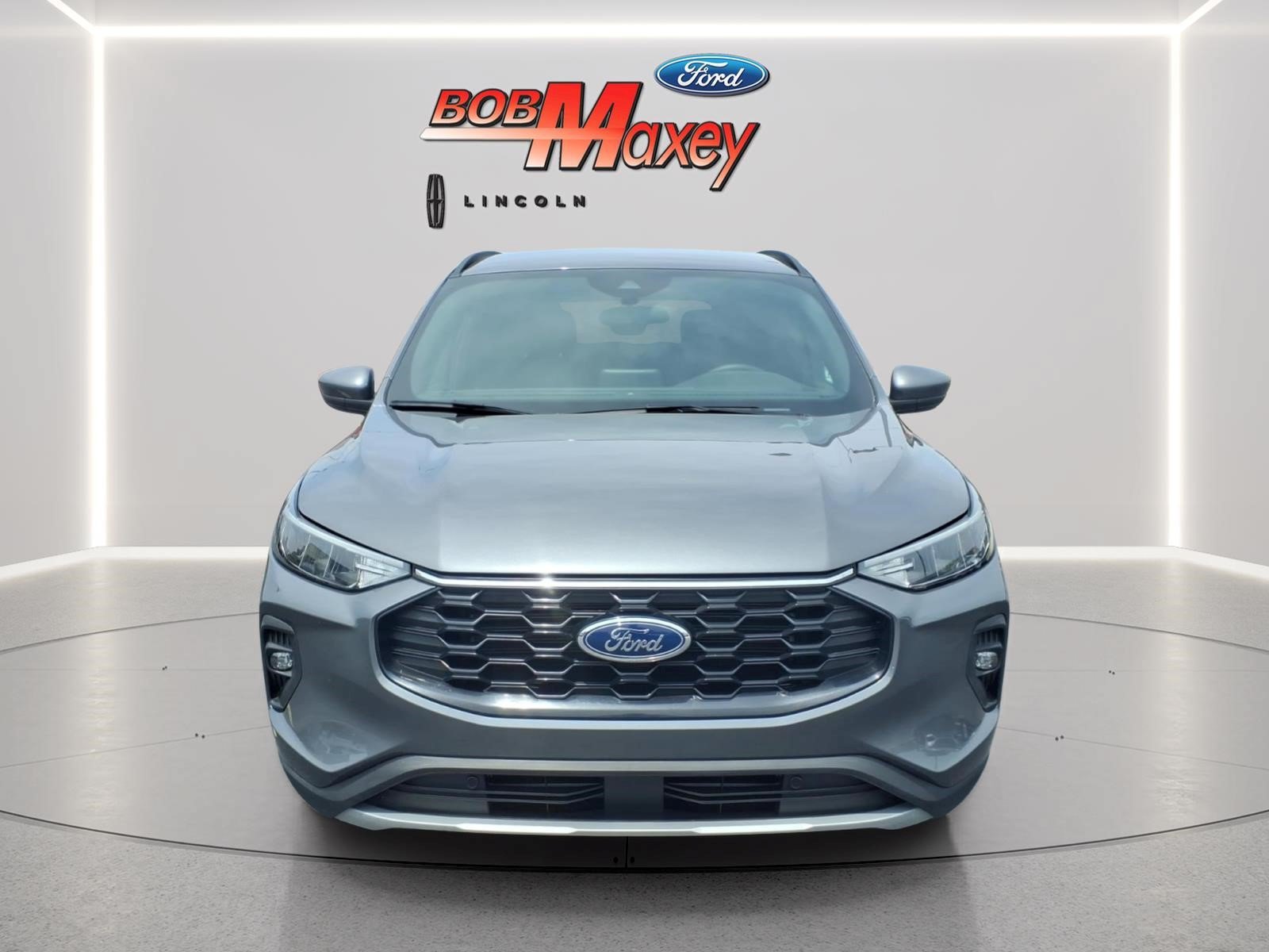 Certified 2025 Ford Escape ST-Line Select AWD/4WD image 2