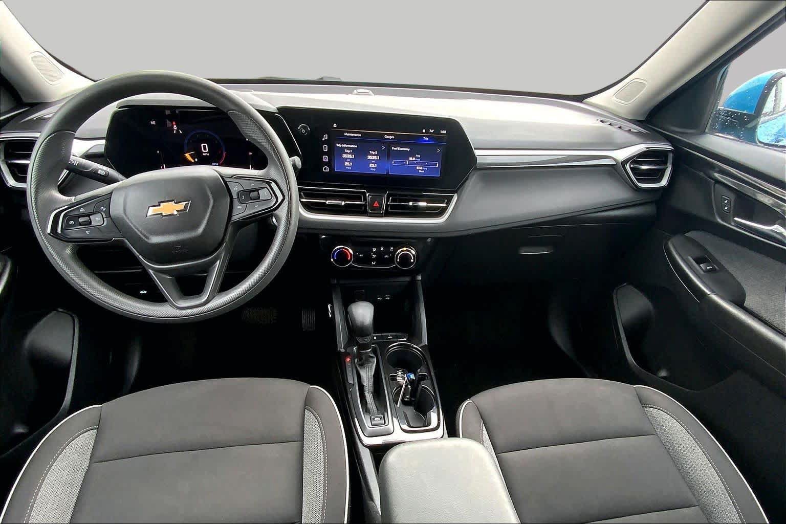 Used 2025 Chevrolet TrailBlazer LT FWD image 16