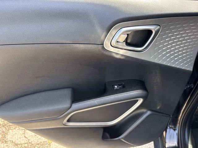 Used 2022 Kia Soul LX w/ Technology Package FWD image 18