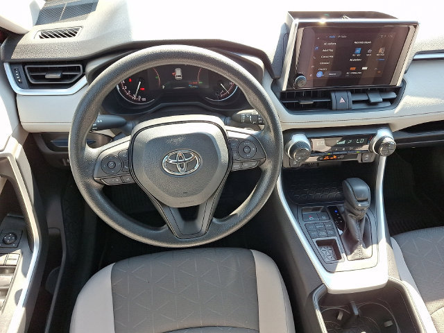 Used 2025 Toyota RAV4 XLE AWD/4WD image 14