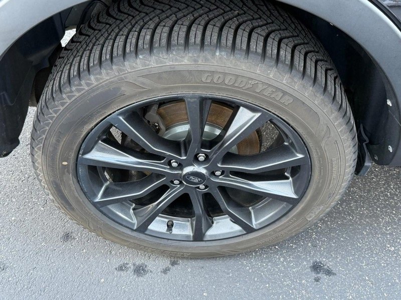 Certified 2019 Ford Explorer XLT w/ Equipment Group 202A image 8