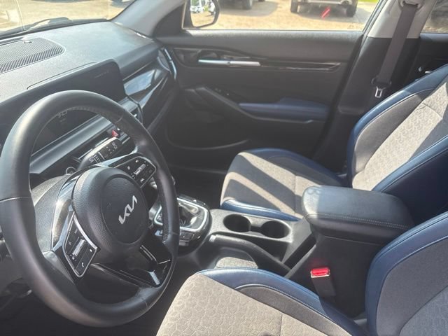 Used 2025 Kia Seltos S FWD image 13