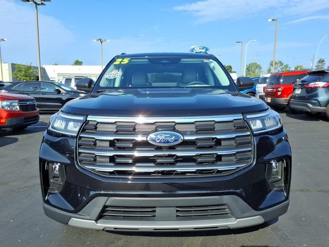 Certified 2025 Ford Explorer Active w/ Active Comfort Package AWD/4WD image 2