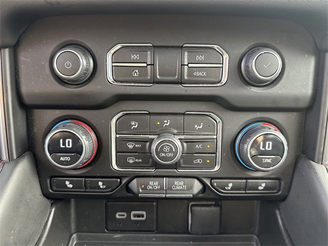 Used 2023 Chevrolet Suburban RST w/ Sport Performance Package image 25