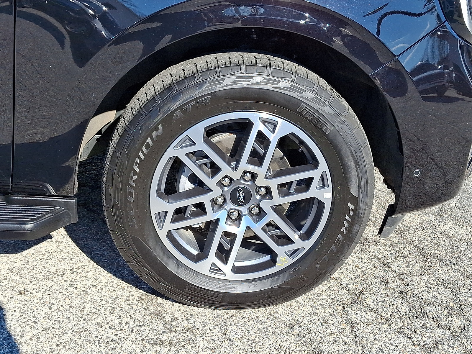 Certified 2025 Ford Expedition Active AWD/4WD image 11