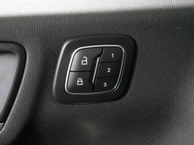 Certified 2025 Ford Escape Platinum image 17