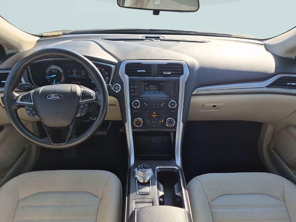 Certified 2018 Ford Fusion SE FWD image 20