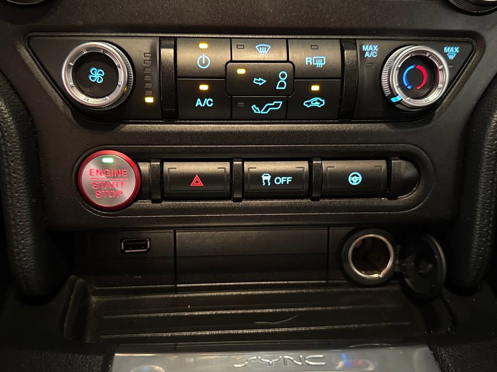 Certified 2019 Ford Mustang Coupe RWD image 28