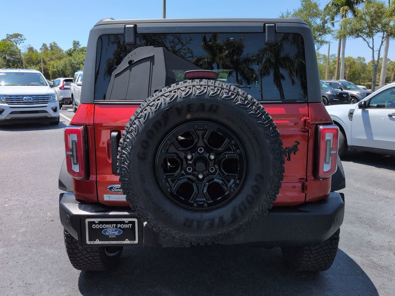 Certified 2024 Ford Bronco Wildtrak AWD/4WD image 3