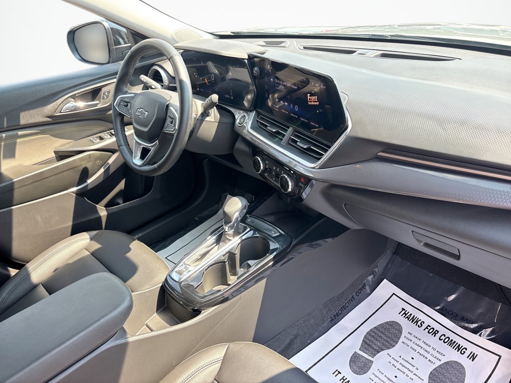 Used 2025 Chevrolet Trax ACTIV w/ Sunroof Package FWD image 13
