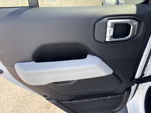 Used 2021 Jeep Gladiator Overland AWD/4WD image 18