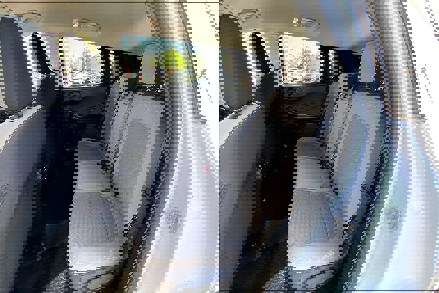 Certified 2022 Ford Escape SE w/ SE Sport Appearance Package FWD image 19