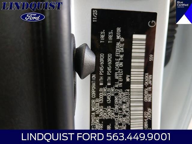 Used 2024 Toyota 4Runner Limited AWD/4WD image 25