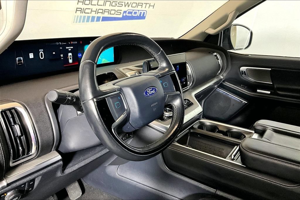 Certified 2025 Ford Expedition Platinum AWD/4WD image 10