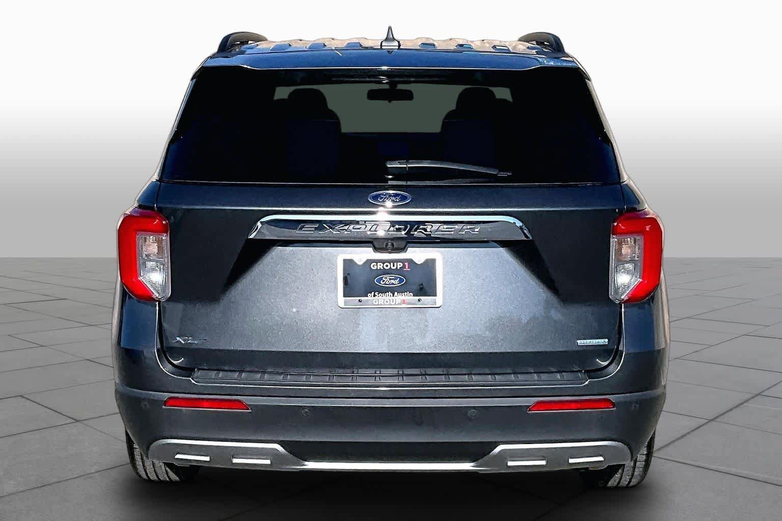 Certified 2020 Ford Explorer XLT w/ Equipment Group 202A RWD image 5