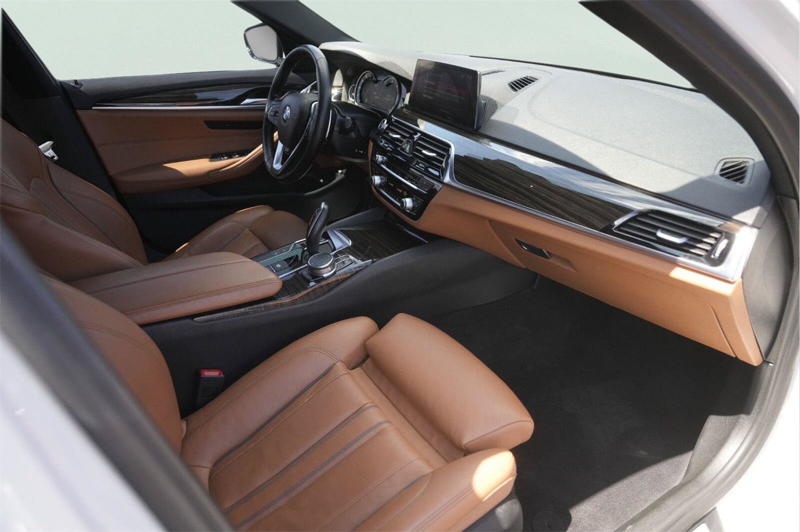 Used 2019 BMW 530e xDrive AWD/4WD image 18