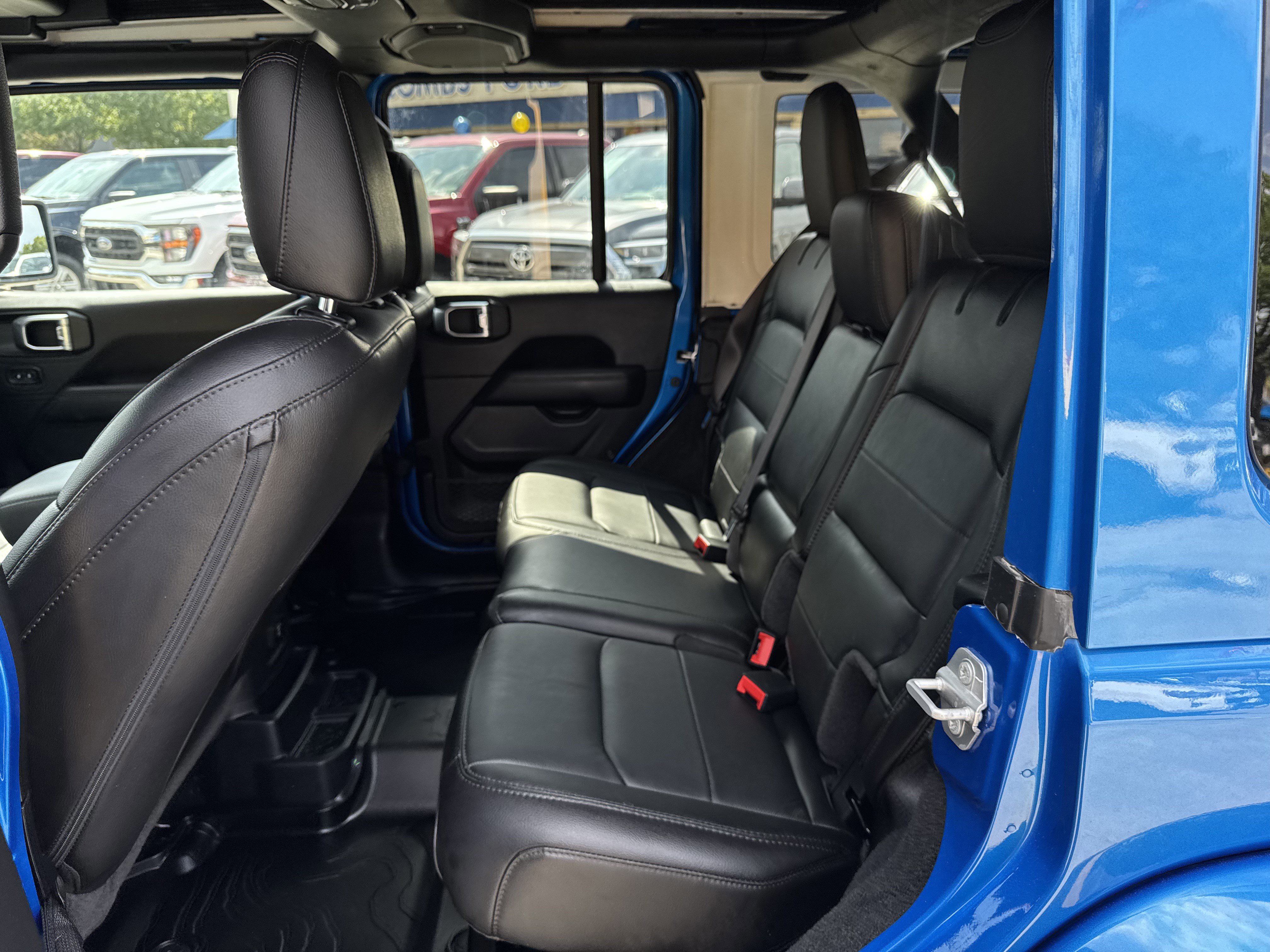 Used 2021 Jeep Wrangler Unlimited Sahara image 13