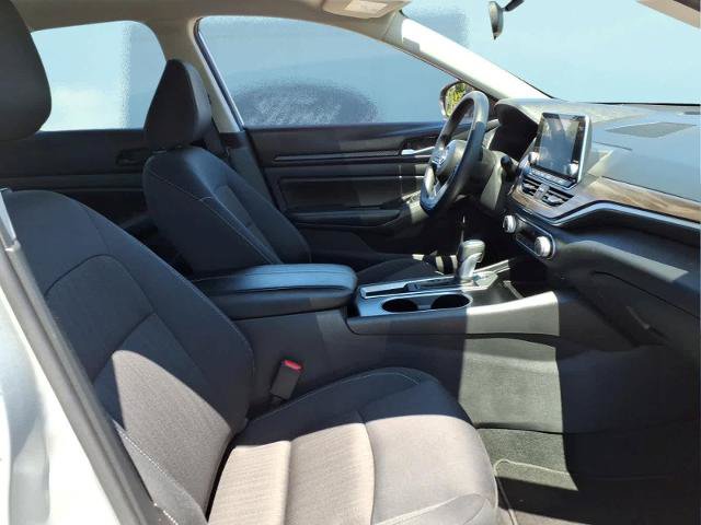 Used 2024 Nissan Altima 2.5 SV FWD image 10