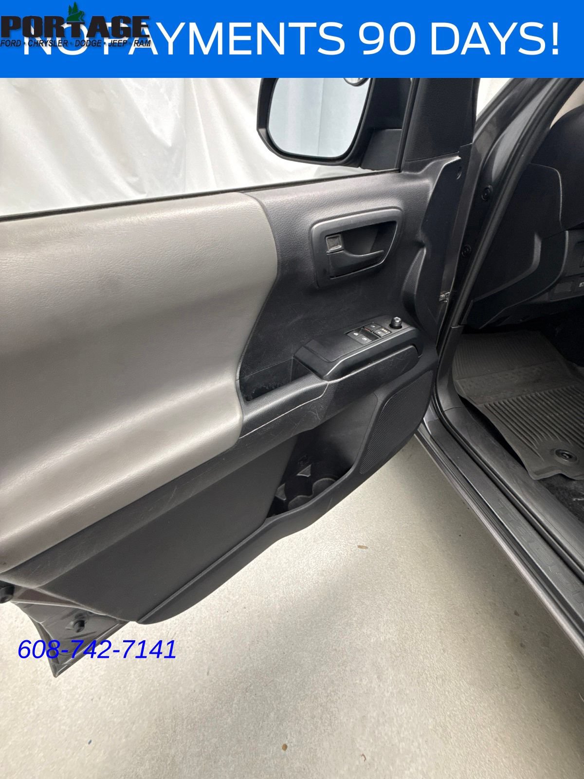 Used 2020 Toyota Tacoma SR AWD/4WD image 14