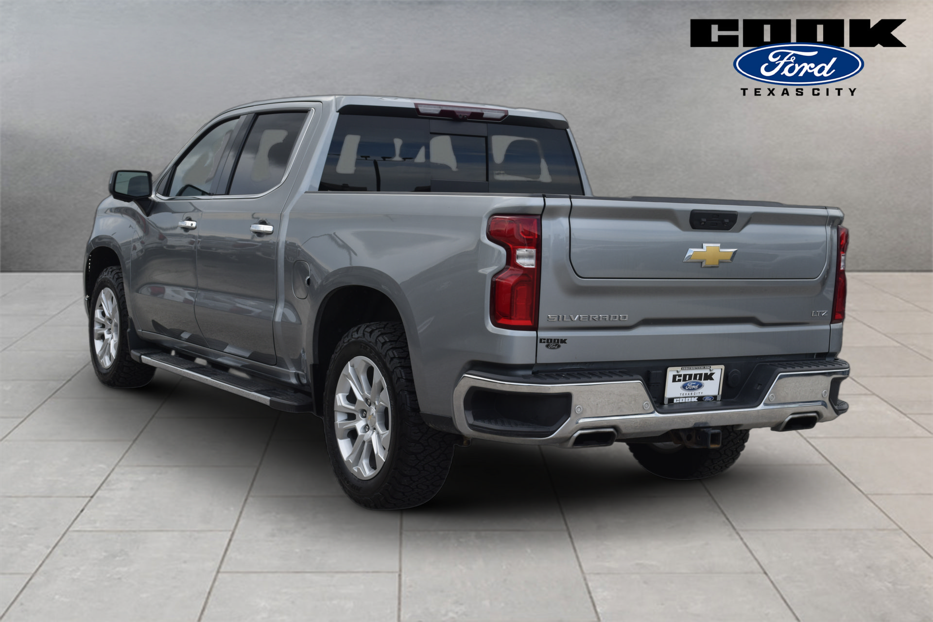 Used 2023 Chevrolet Silverado 1500 LTZ w/ LTZ Premium Package AWD/4WD image 4