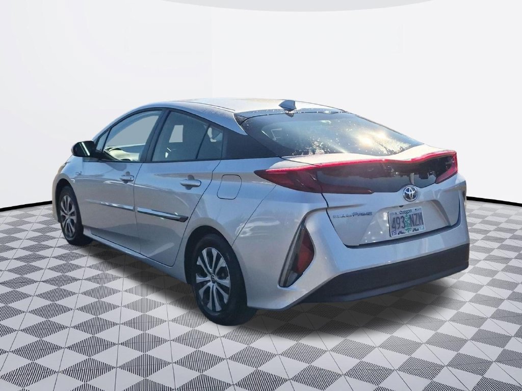 Used 2022 Toyota Prius Prime LE FWD image 4